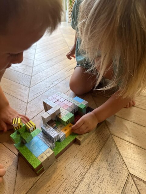 activité créative pour enfants jeu construction magnétique